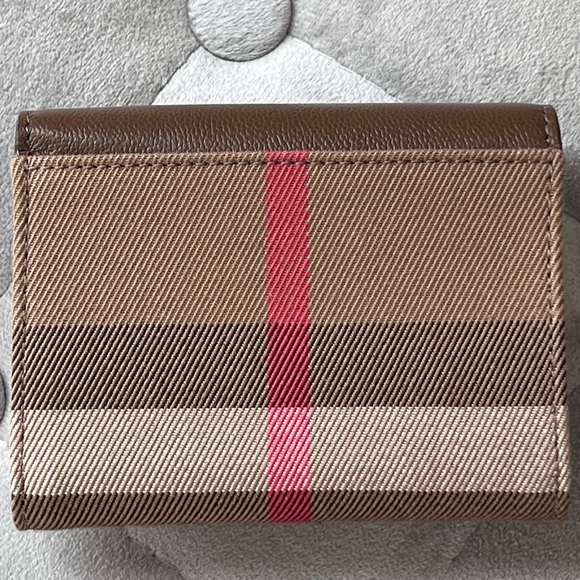 Burberry Check Trifold Wallet in Earth - Picture 3 of 12